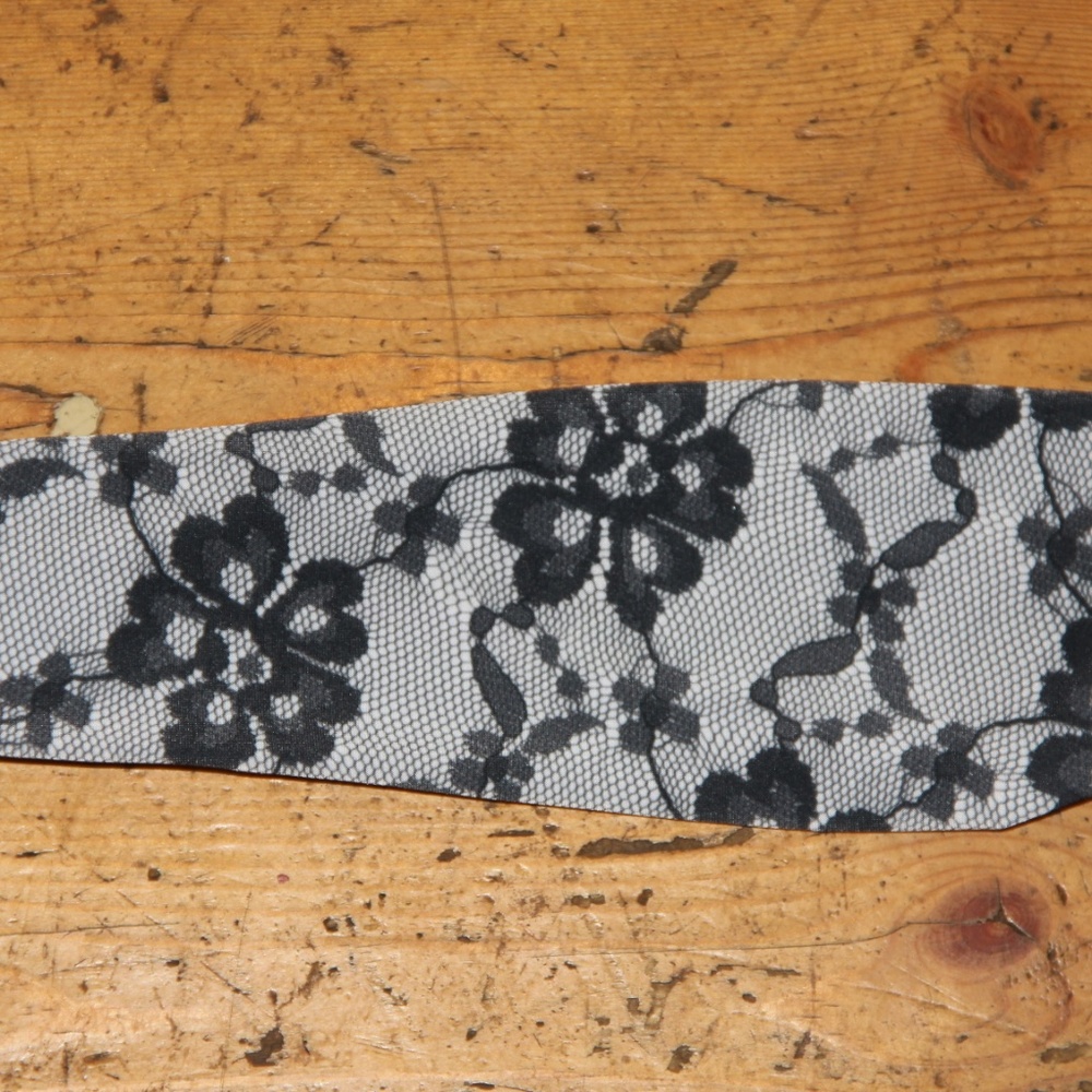 Violet Love lace print headband